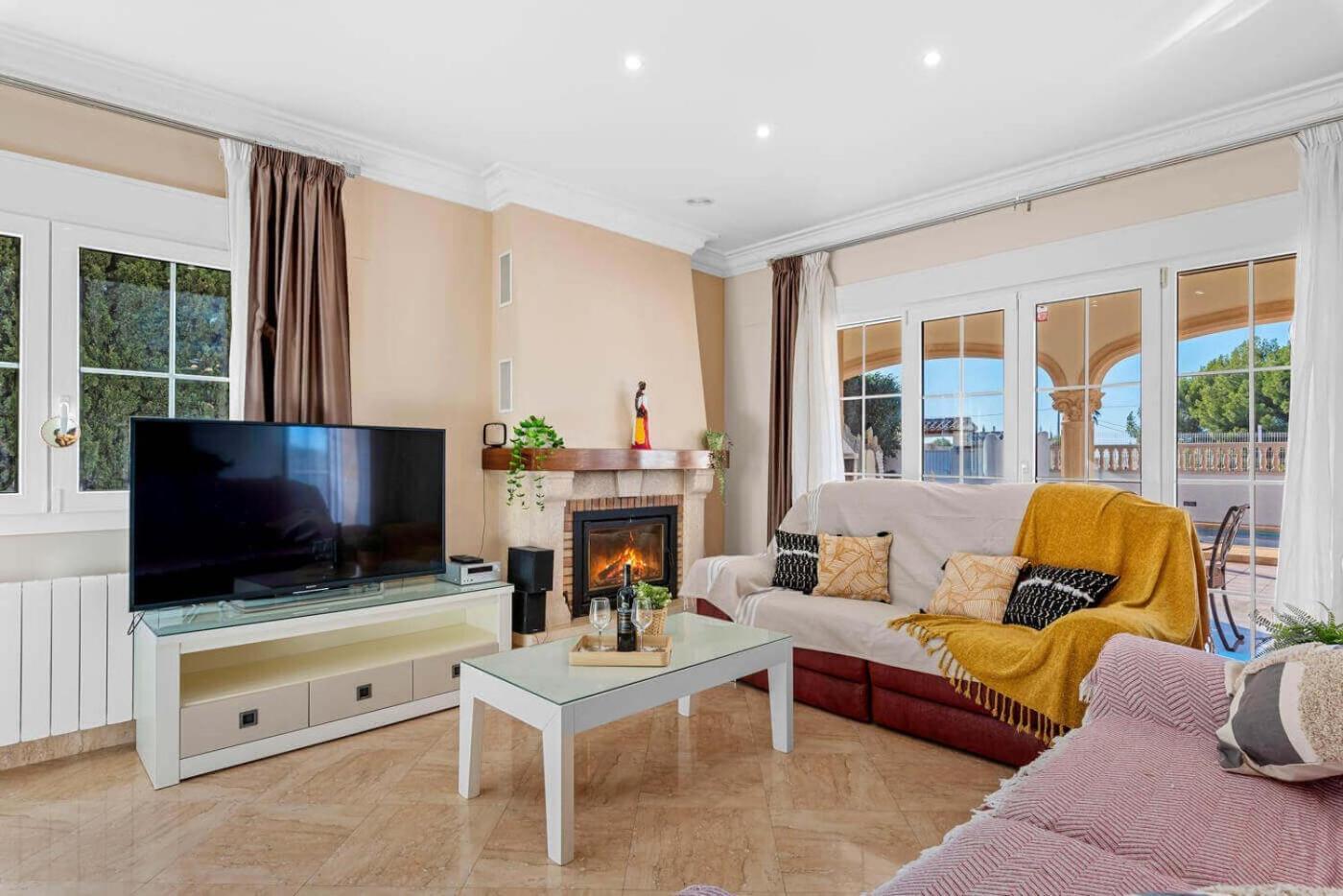 Villa Gema - Plusholidays Калпе Екстериор снимка